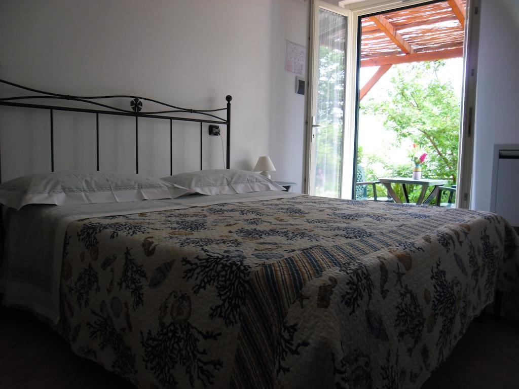 Il Melograno Bed & Breakfast Pollica Bilik gambar